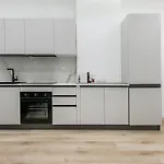 Luxury 2-bedroom Station Daire