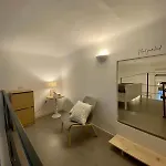 The Loft In The Yard דירה *