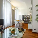 Borromei, 11 - Eleganza In Pieno Centro Apartamento *