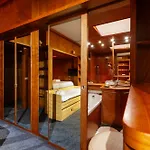 Youhosty - Ravizza Wood 22 * Milaan