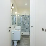 Lägenhet I-host - Bright 1br With Balcony In *