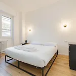 Modern One-bedroom With Terrace - Naviglio Martesana