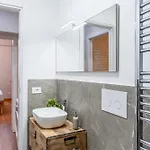 Modern Flat Near Skyline Apartamento Milão