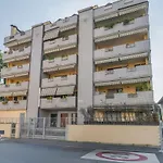Appartement Homey Grandeur - Spacious With Terrace & Wi-fi *
