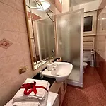 Apartment Casacarmela 7min Linate 4min Unipol Arena-near Station & Fast Wifi-tram Diretto Per Il Duomo