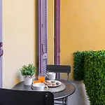 Borromei, 11 - Eleganza In Pieno Centro Apartamento *