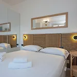 Bright Top-floor With Private Terrace شقة *