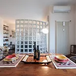 Apartment Urban House View 2 - Navigli Milan