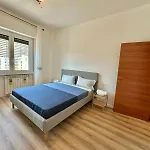 Metro M3 S&m Home, Comoda Soluzione Di Design, Con Collegamento Diretto A Duomo Di Milano, Stazione E Porta Garibaldi מילאנו