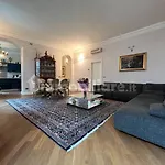 Chandelier - Center Appartement Milan