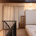 Characteristic 2 Double Bedroom * Milão