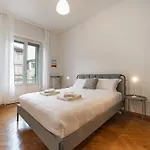 4 Min From Porta Genova Station With Whirlpool شقة ميلان