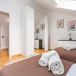 Apartamento Romantic Navigli Attic Free Garage 255 X 520 Cm *