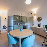 Bright Top-floor With Private Terrace شقة