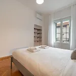 4 Min From Porta Genova Station With Whirlpool Apartman *