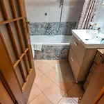 Characteristic 2 Double Bedroom Apartamento