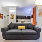 M25 - Garage Loft アパート ミラノ