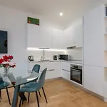 I-host - Bright 1br With Balcony In Apartment *