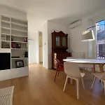 Lodovica Milano-metro M4-navigli-bocconi *