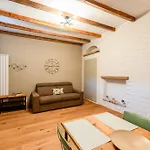 Modern Flat Near Skyline Apartment Milan