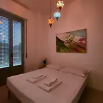- Stylish, Historic, Luxury Apartment *