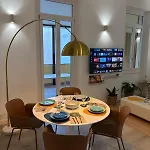 Premium Duomo Metro1, Comolake Trains11 Appartement *