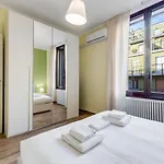 Modern 10 Min To Duomo, M3 Rogoredo Apartment