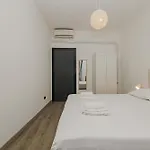 Апартаменты Bnbest Walk In Duomo 4-6 Pax *