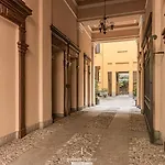 Colonna Lovely Loft - 10 Min Duomo - Buonarroti M1 Appartement Milaan