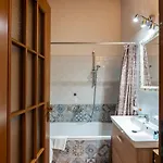 Characteristic 2 Double Bedroom Milão