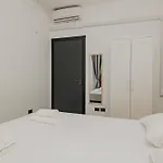 Апартаменты Bnbest Walk In Duomo 4-6 Pax *
