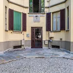 Entire With Patio In The Isola Area