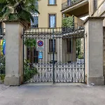 Entire With Patio In The Isola Area Apartmán