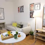 Urban 42 Apartamento *
