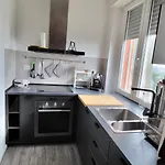 Grazioso Zona Mecenate - S.giulia Apartment