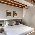 Apartment Seety Porta Romana Statue *