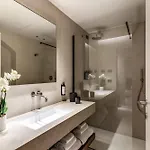 Seety Porta Romana Statue Apartment