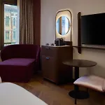 Hilton Otel 4*