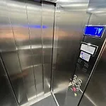 アパート Gioiahomes ミラノ