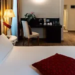 Townhouse 33 Boutique 4*