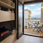 Bicocca, Free Parking, Private Garage, Metro M5 200m, Garden, Kids & Pet Friendly * Milan