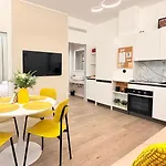 Garden View With Parking - Teodorico Apartamento