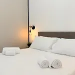 Garden View With Parking - Teodorico Apartamento *