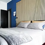 10 Min - Bright & Modern, Up To 5 Beds アパート