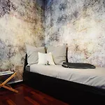 10 Min - Bright & Modern, Up To 5 Beds アパート