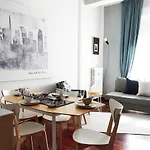 10 Min - Bright & Modern, Up To 5 Beds アパート ミラノ