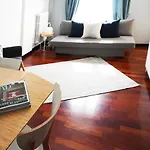 10 Min - Bright & Modern, Up To 5 Beds Milão