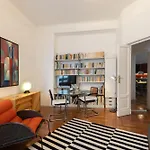 Chic Design 80 Sqm - Sleeps 6 - Metro 2 Min