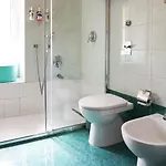 アパート 10 Min - Bright & Modern, Up To 5 Beds ミラノ