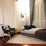 Apartamento 10 Min - Bright & Modern, Up To 5 Beds